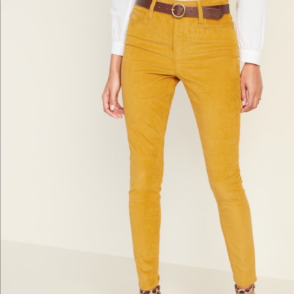 NWT Old Navy High Waisted Cords, Size 16